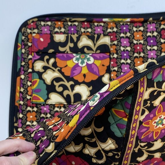 Vera Bradley 17" Laptop Sleeve Suzani Floral Quilted Soft Cotton Zip Top NEW - Picture 12 of 13